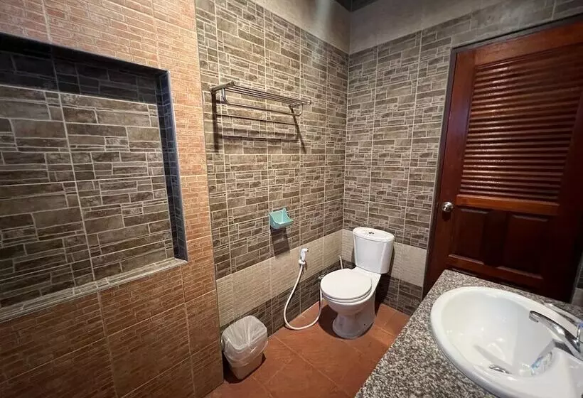 Hotelli Phupa Beach Resort