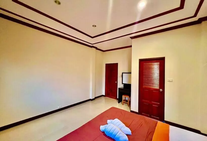 Hotelli Phupa Beach Resort