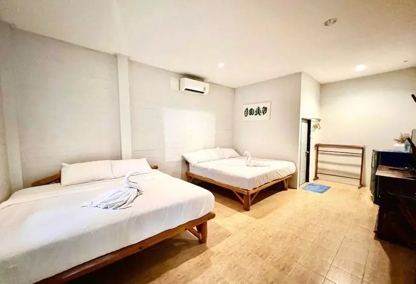 Hotelli Phupa Beach Resort