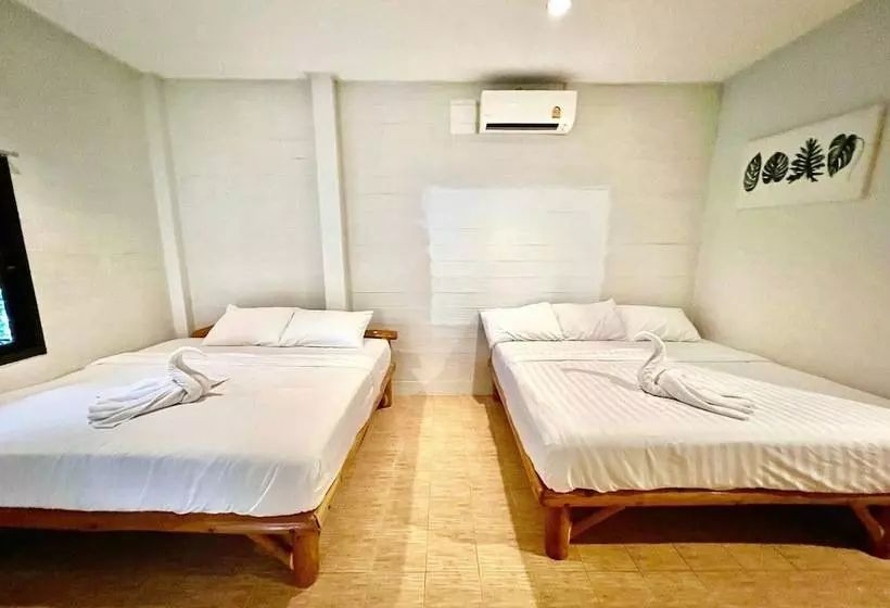 Hotelli Phupa Beach Resort