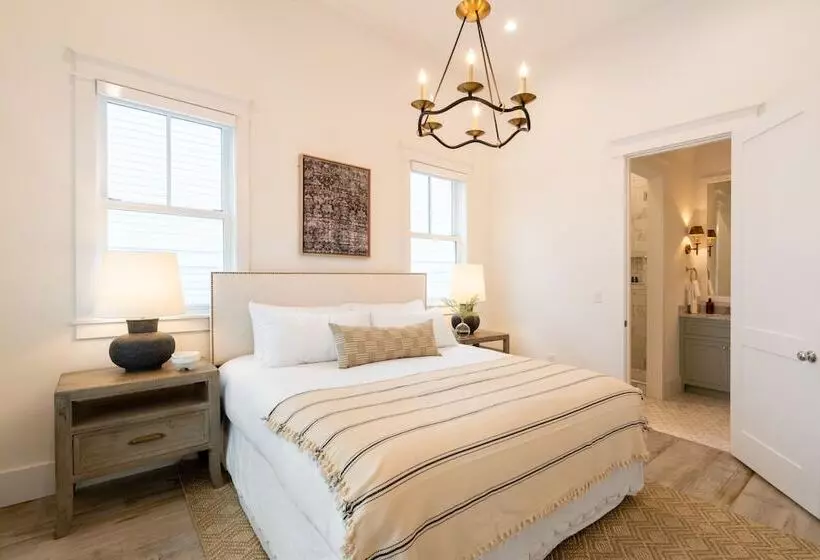 Marlin By Avantstay Beachfront Mansion W/ 10 Bdrs & Multiple Living Spaces & Kitchens!