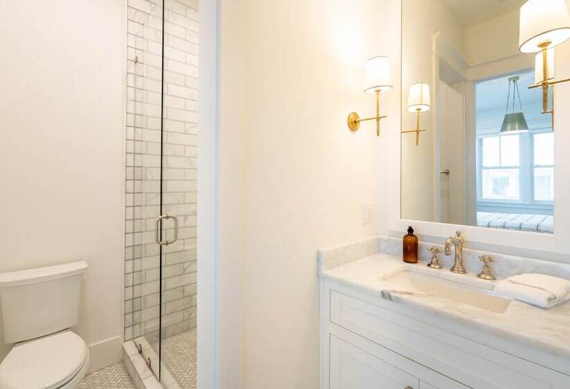 Marlin By Avantstay Beachfront Mansion W/ 10 Bdrs & Multiple Living Spaces & Kitchens!