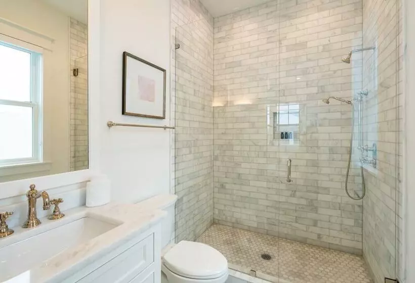 Marlin By Avantstay Beachfront Mansion W/ 10 Bdrs & Multiple Living Spaces & Kitchens!