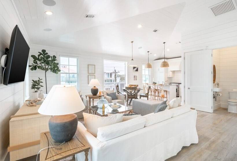 Marlin By Avantstay Beachfront Mansion W/ 10 Bdrs & Multiple Living Spaces & Kitchens!