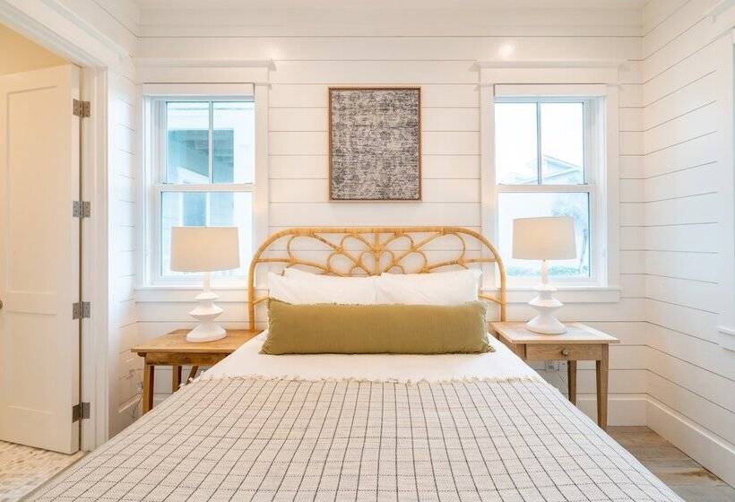 Marlin By Avantstay Beachfront Mansion W/ 10 Bdrs & Multiple Living Spaces & Kitchens!