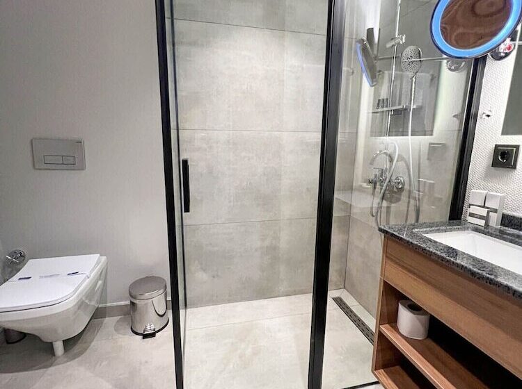 هتل Sera Lake Center