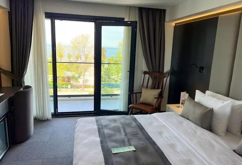 Hotelli Sera Lake Center