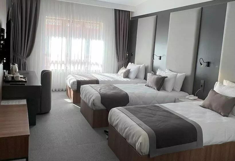 Hotelli Sera Lake Center