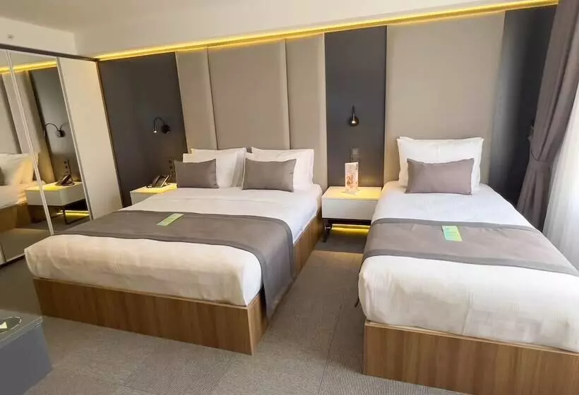 Hotelli Sera Lake Center