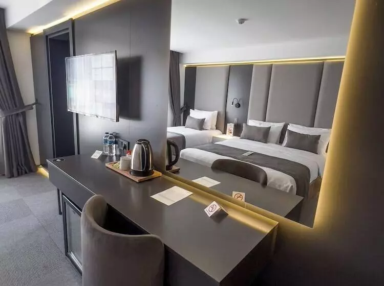 Hotelli Sera Lake Center