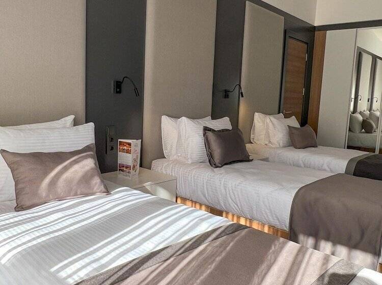 هتل Sera Lake Center