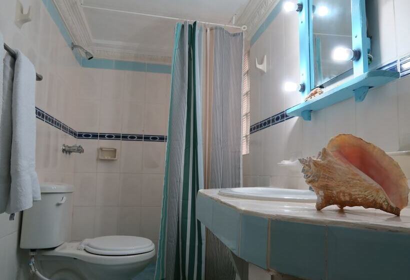 تختخواب و صبحانه Eco Hotel Club Rolling Stone