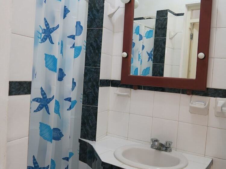 تختخواب و صبحانه Eco Hotel Club Rolling Stone