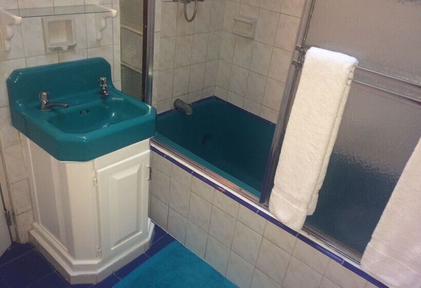 تختخواب و صبحانه Eco Hotel Club Rolling Stone