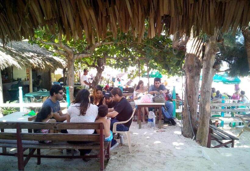 تختخواب و صبحانه Eco Hotel Club Rolling Stone