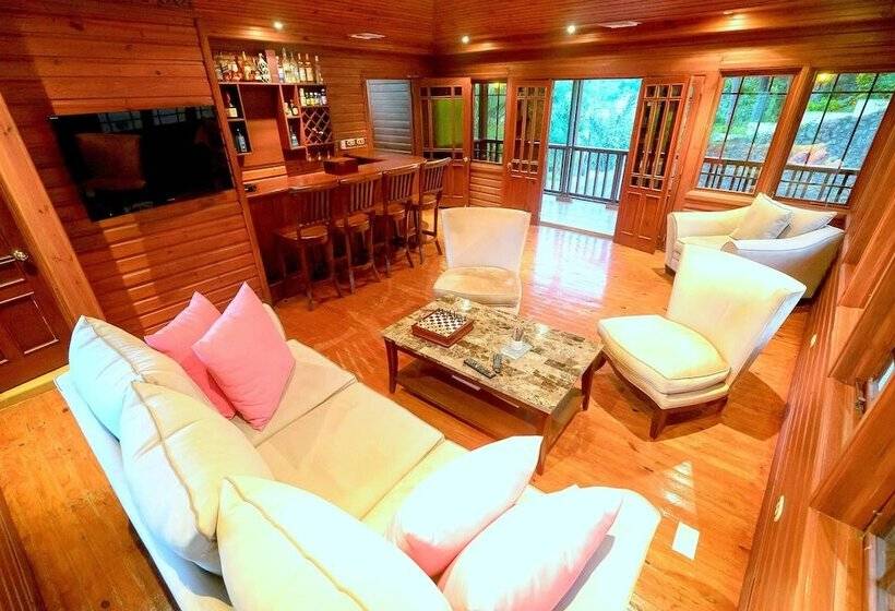 تختخواب و صبحانه Villa Celeste Estate