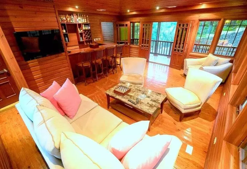 تختخواب و صبحانه Villa Celeste Estate