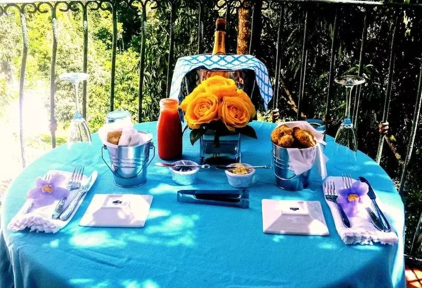 تختخواب و صبحانه Villa Celeste Estate