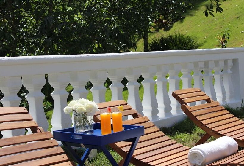 تختخواب و صبحانه Villa Celeste Estate