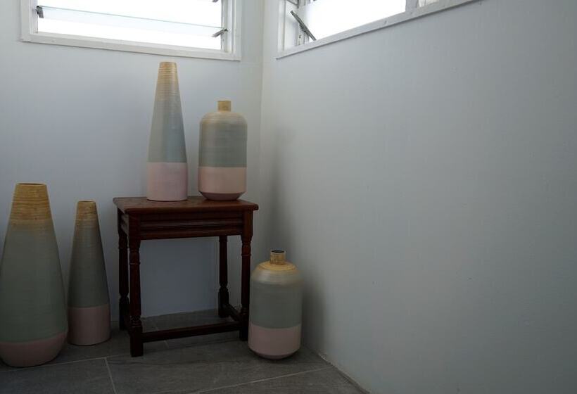 تختخواب و صبحانه Villa Famiri Boutique