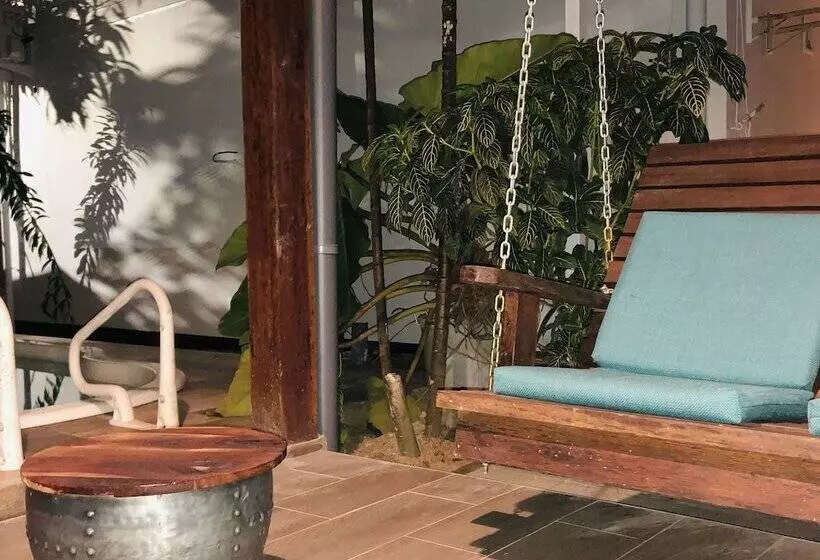 تختخواب و صبحانه Villa Famiri Boutique
