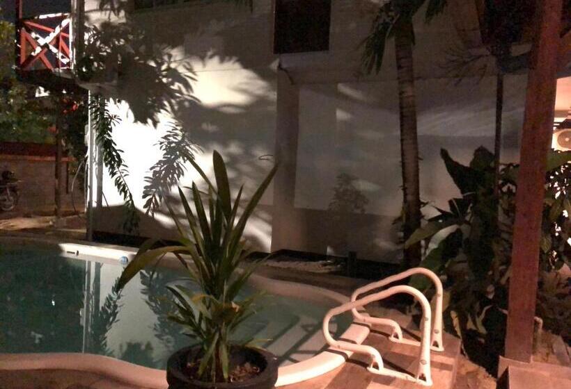 تختخواب و صبحانه Villa Famiri Boutique