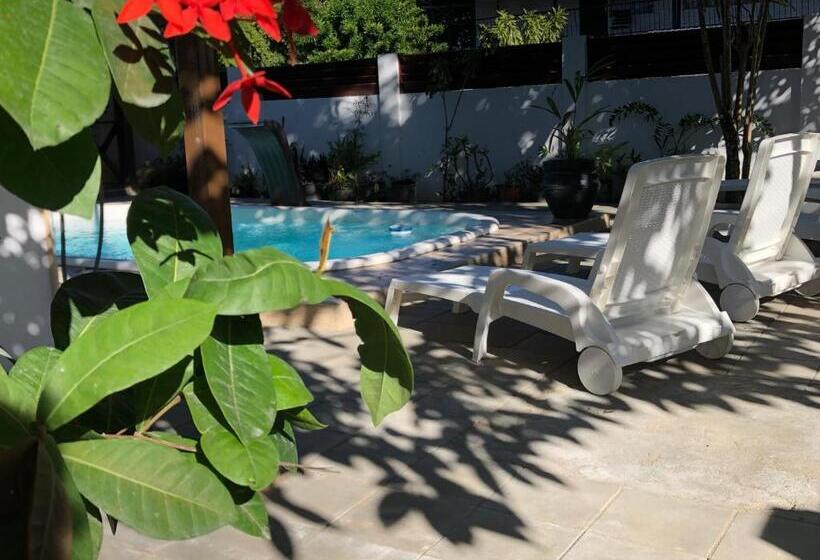 تختخواب و صبحانه Villa Famiri Boutique