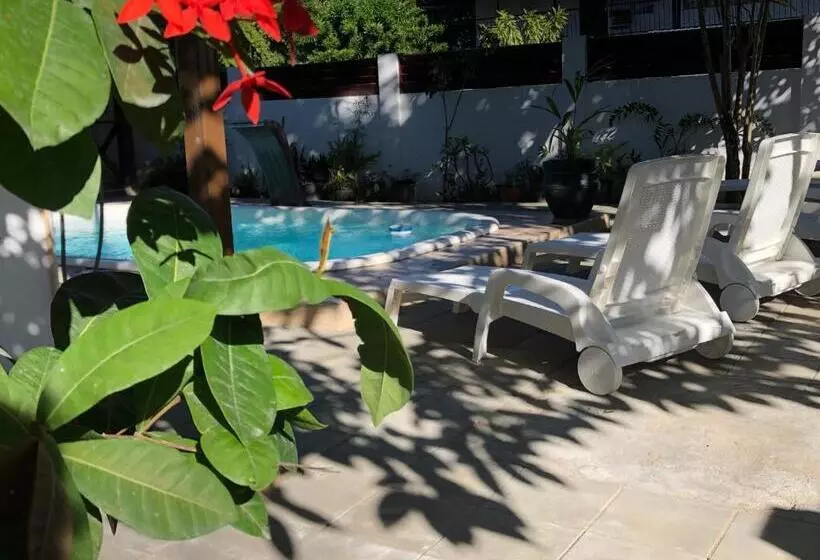تختخواب و صبحانه Villa Famiri Boutique