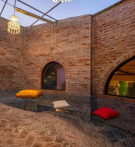 Del Barcito Hostel And Suites