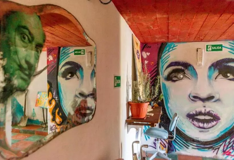 Del Barcito Hostel And Suites