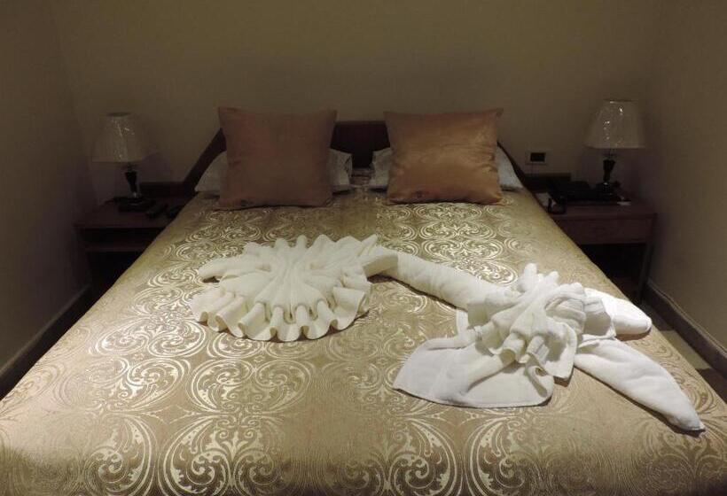 هتل Domingo Savio