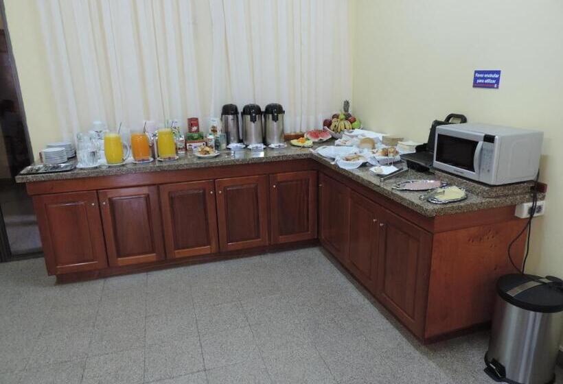 هتل Domingo Savio