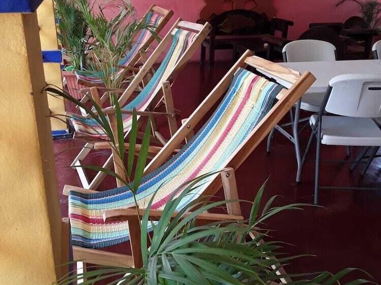 هتل Encanto Del Sur Hostel