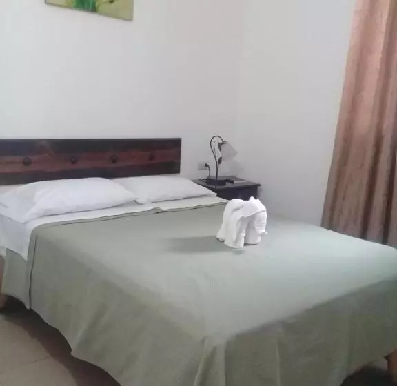 هتل Explore Lodge