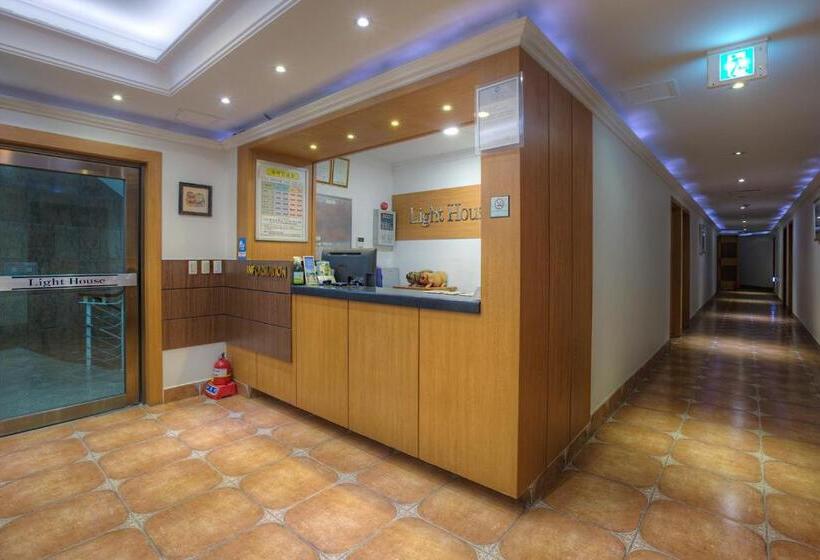 Hotel Geoje Jangseungpo Lighthouse