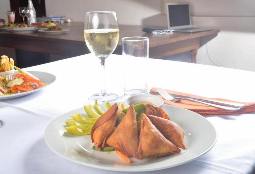 Hotell Triniti Airport