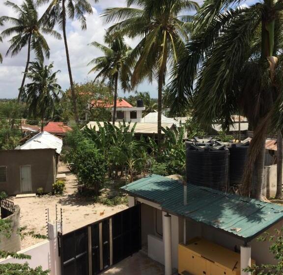 Hotell Triniti Airport