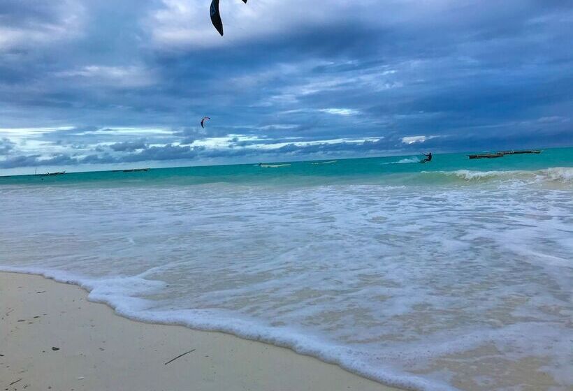 Курорт Jambiani White Sands Bungalows