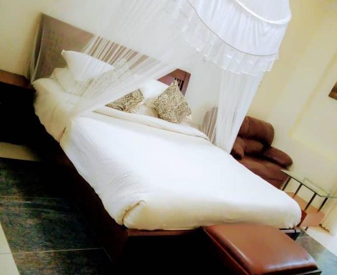 Shangri La Hotel Muyenga