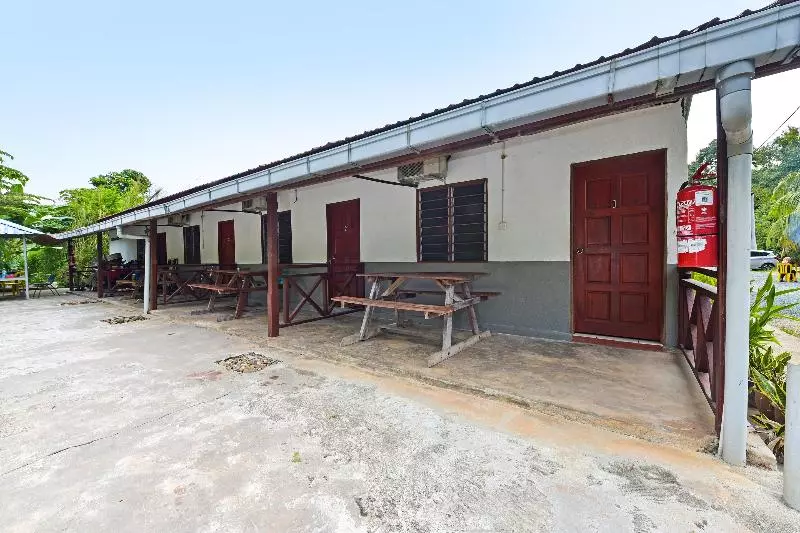 Oyo 90618 D'tahan Motel Taman Negara