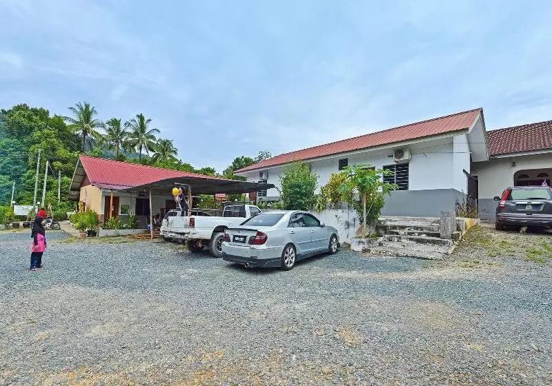 Oyo 90618 D'tahan Motel Taman Negara
