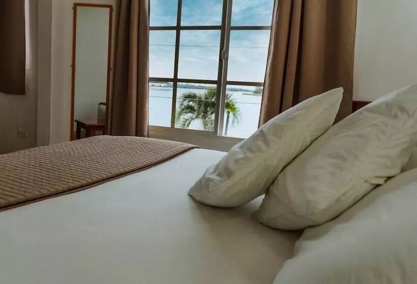 هتل Casa Amelia