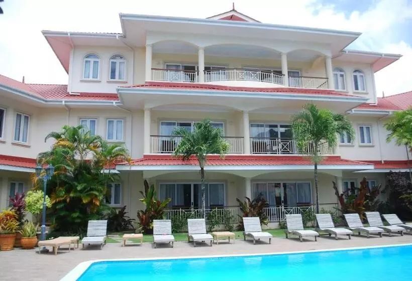 هتل Marie Laure Suites