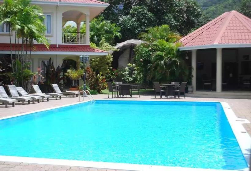 هتل Marie Laure Suites