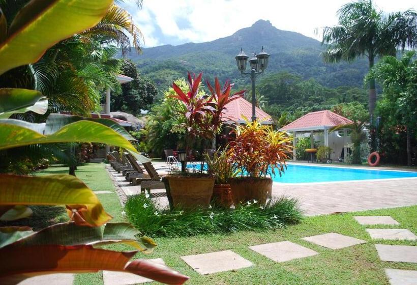 هتل Marie Laure Suites