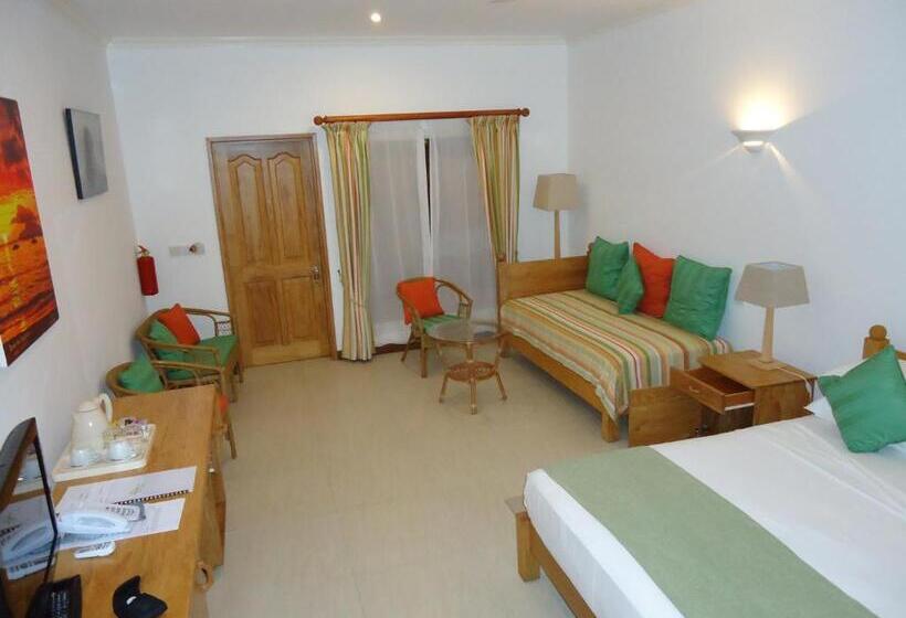 هتل Marie Laure Suites