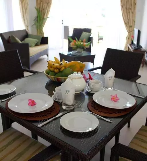 هتل Marie Laure Suites