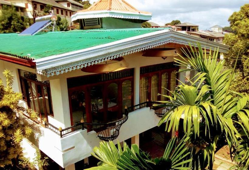 Hostel Kandy Lake Heaven