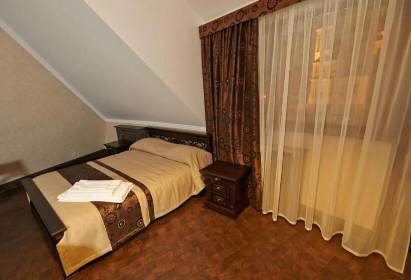 مبيت وإفطار Charivna Taistra