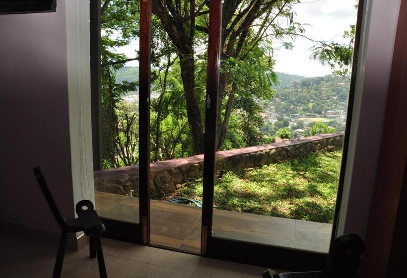 צימר The Buena Vista Kandy